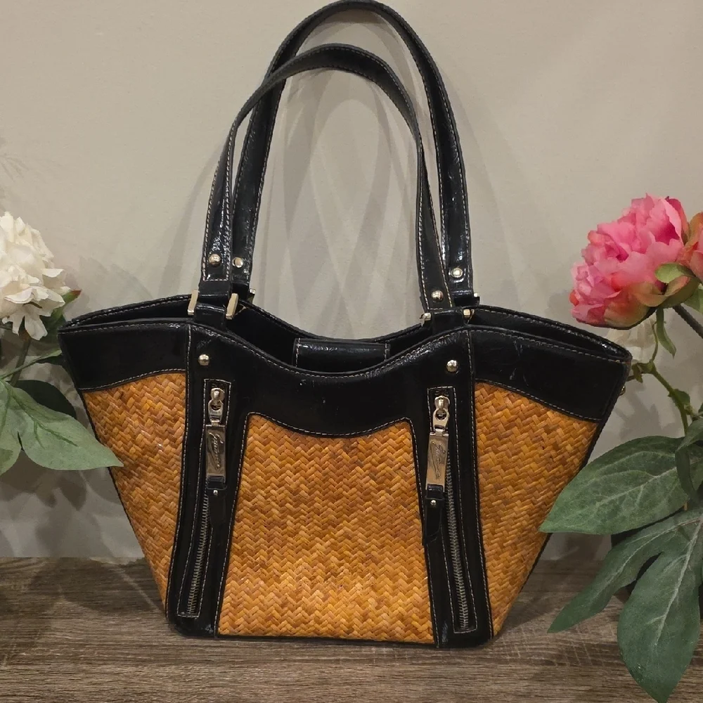 Etienne Collection PRIVEE' Woven And PATENT LEATHER TOTE - Picture 1 of 13